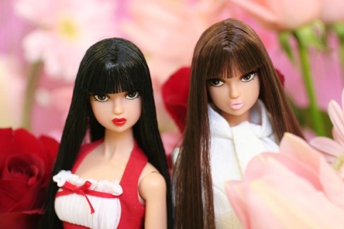 Hello! and Flower Bed Lynn dolls